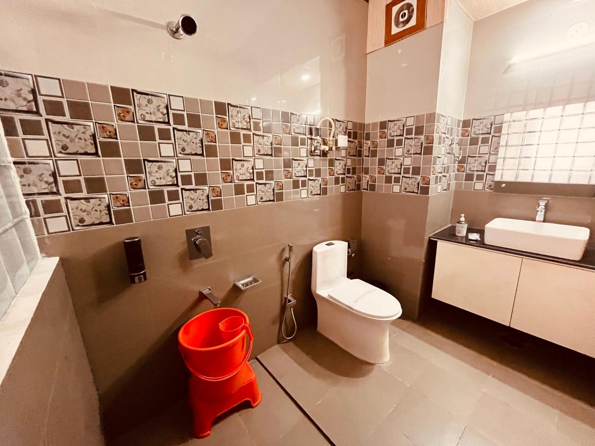 Tata Vista Resort Mall Road Manali - Centrally Heated & Air Cooled Luaran gambar