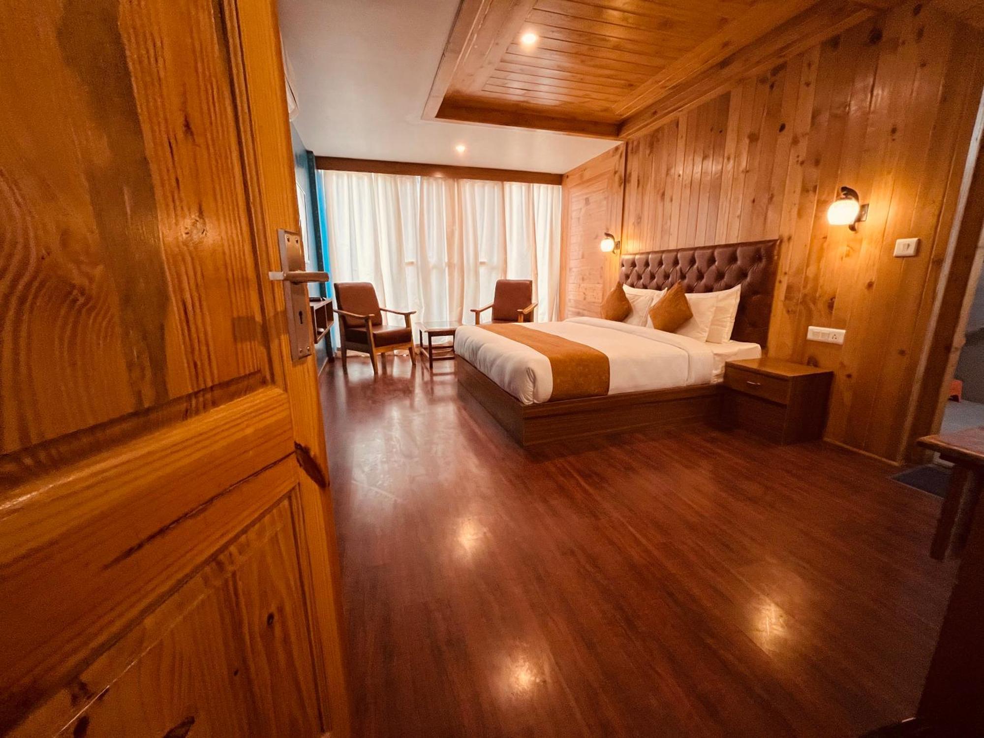 Tata Vista Resort Mall Road Manali - Centrally Heated & Air Cooled Luaran gambar